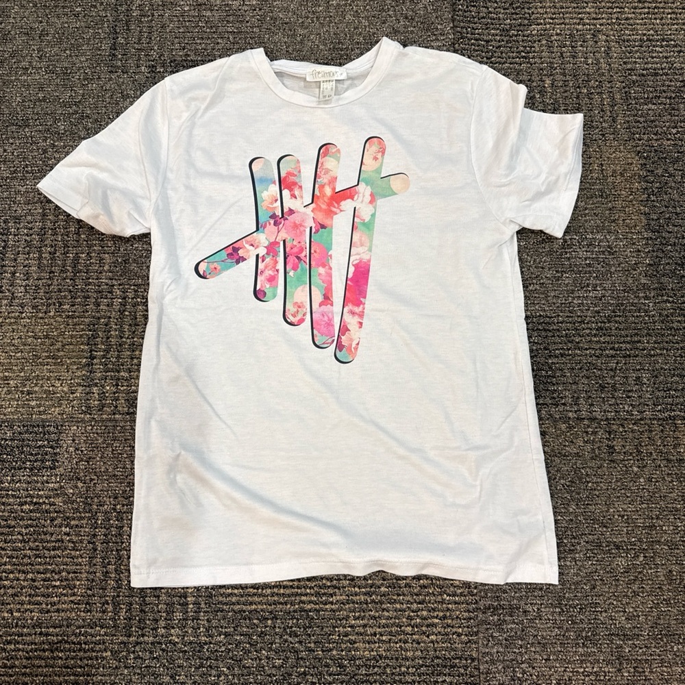 Fresh Tops Small White Tee with Vibrant Floral Design